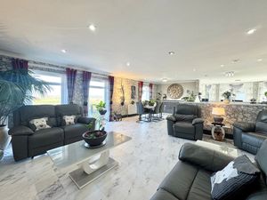 Photo 28- click for photo gallery